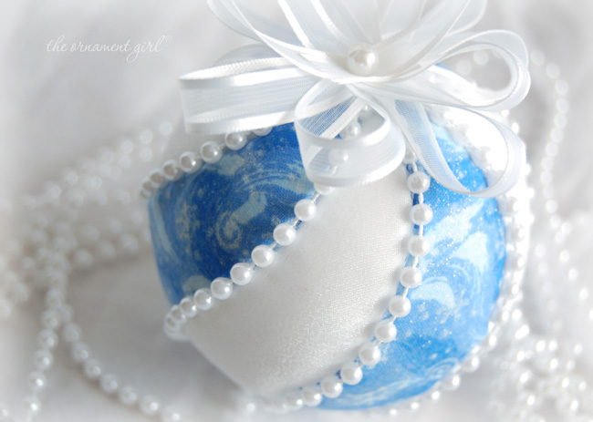 no sew swirled fabric ball Christmas ornament