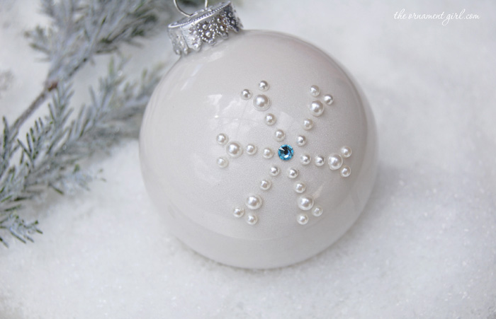 pearl-rhinestone-snowflake-clear-glass-bulb-ornament