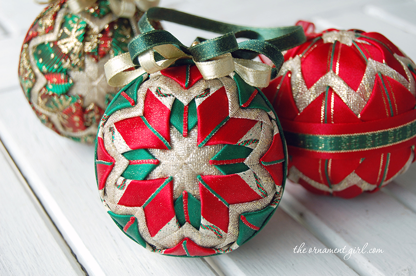 ribbon-traditional-christmas-ornaments