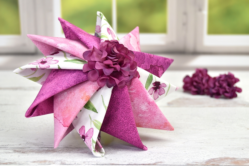 pink-floral-prairie-point-pinwheel-no-sew-ornament-2