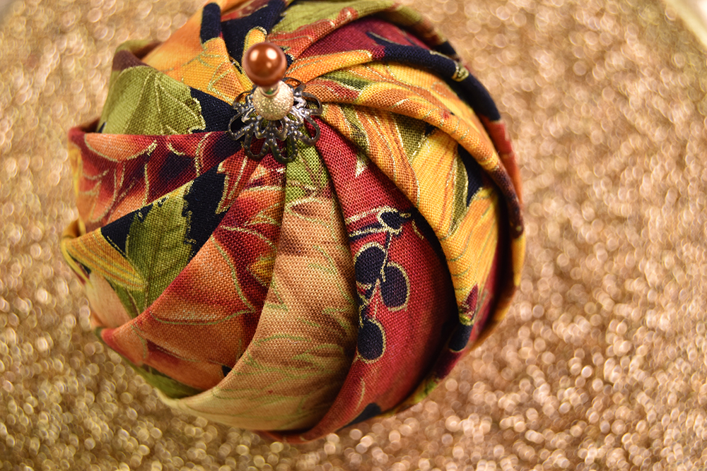 quilted-no-sew-acorn-ornament-3