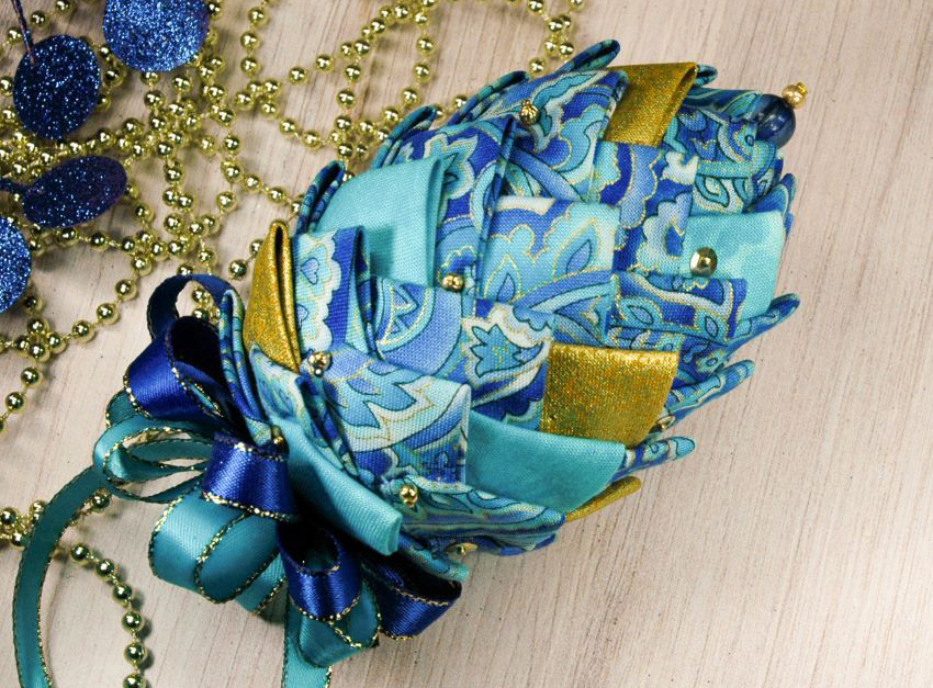 blue-turquoise-gold-no-sew-pine-cone-ornament
