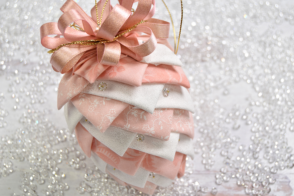 pink-gold-pine-cone-no-sew-quilted-ornament-1