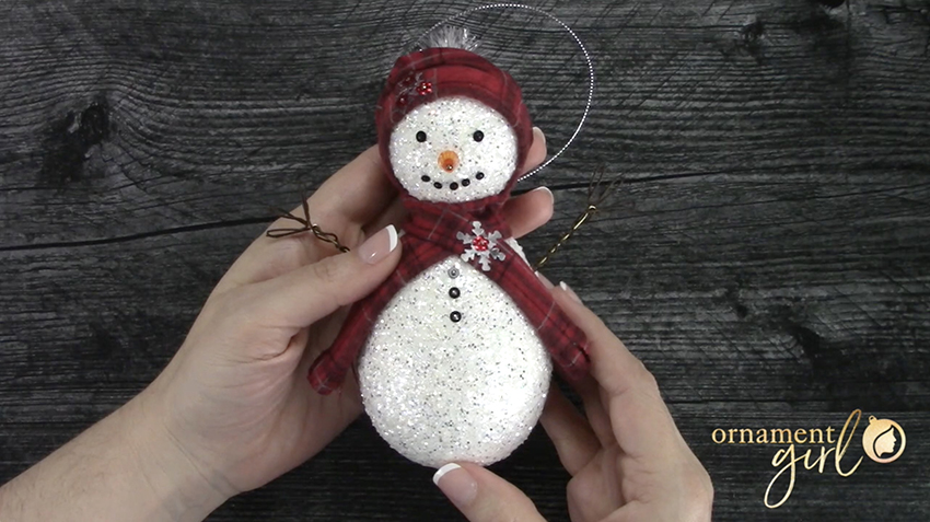 glittery-foam-snowman-ornament-video-tutorial-screenshot