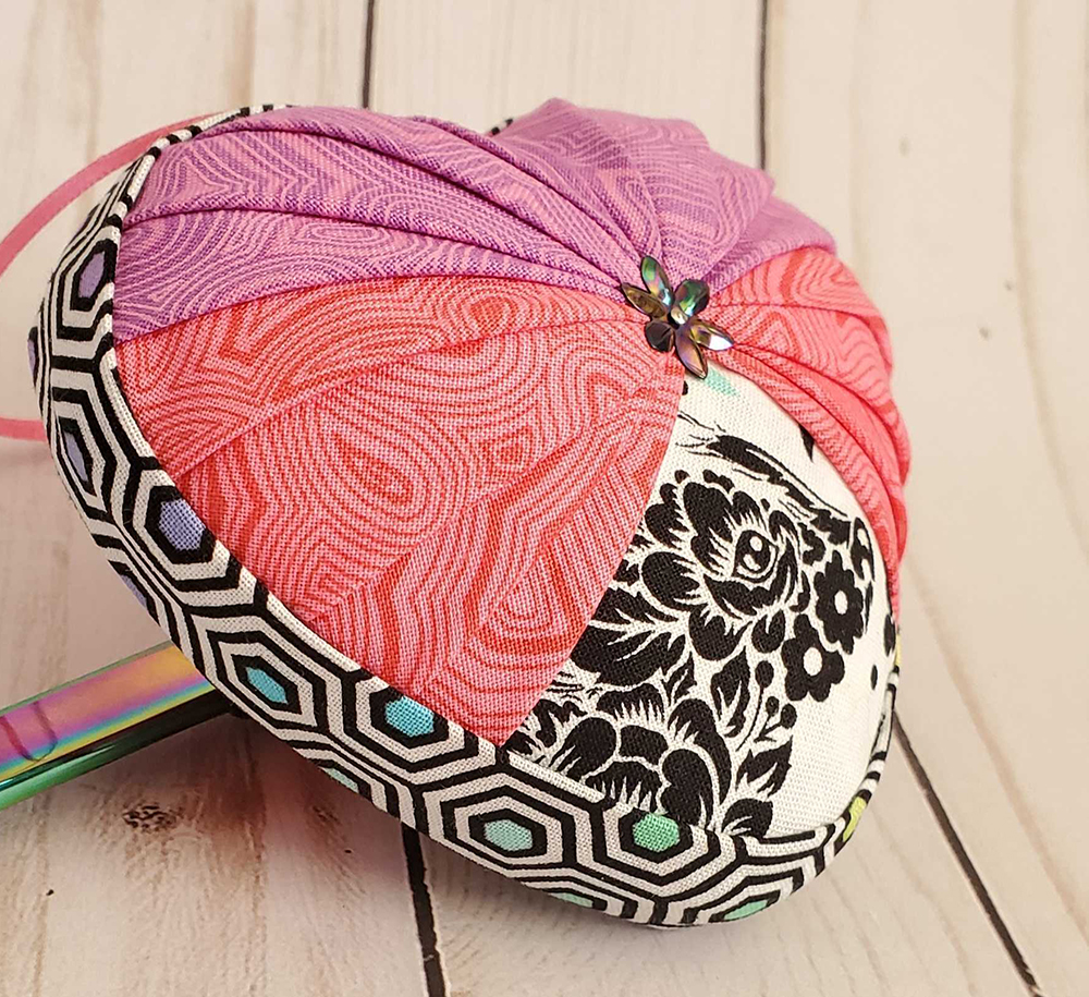 tula-pink-pleated-peekaboo-heart-fabric-ornament-1