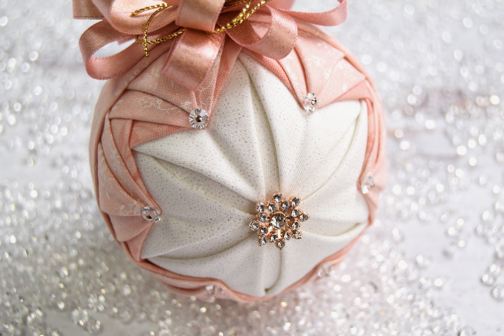 pink-white-gold-fluted-star-no-sew-quilted-ornament-3