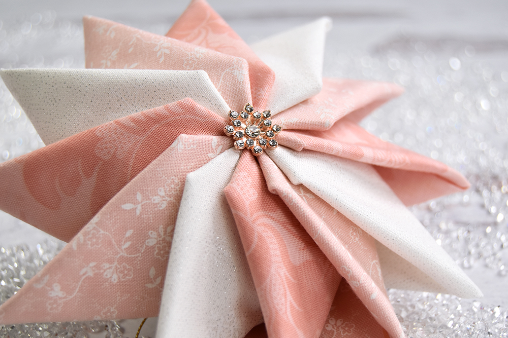 pink-white-gold-prairie-point-pinwheel-no-sew-quilted-ornament-2