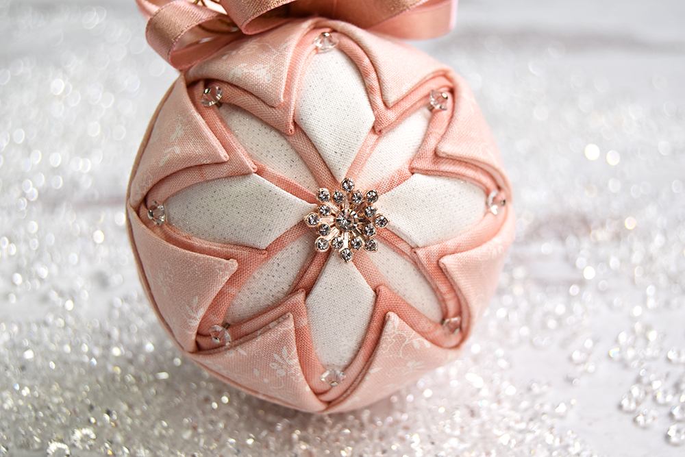 pink-white-gold-snowflake-no-sew-quilted-ornament-3