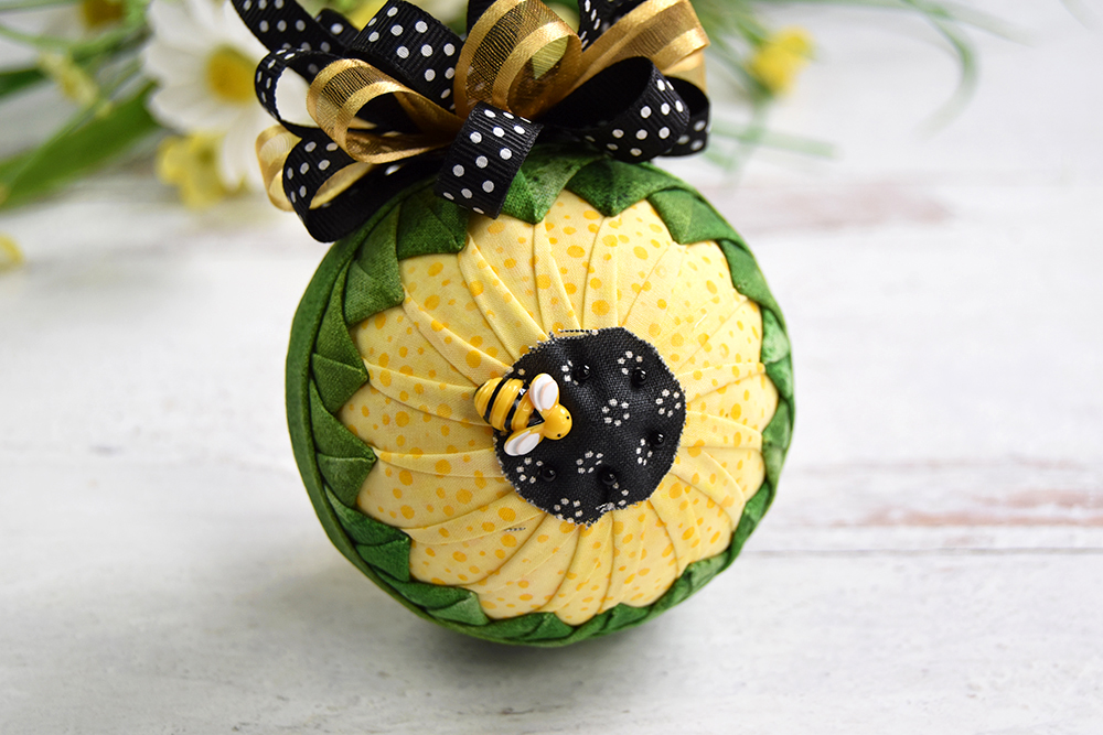quilted-no-sew-sunflower-ornament-ball-pattern-5