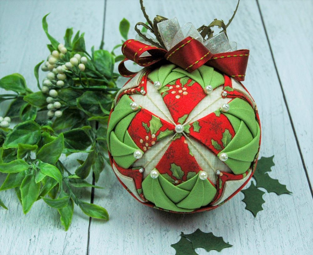 whimsical-red-green-no-sew-quilted-bethlehem-star-ornament