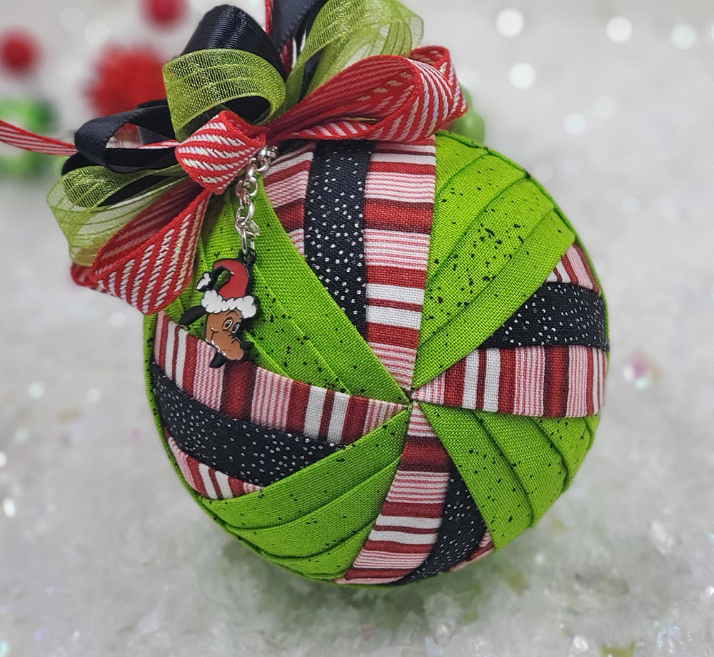 red-green-grinch-no-sew-quilted-challenge-windmill-1000