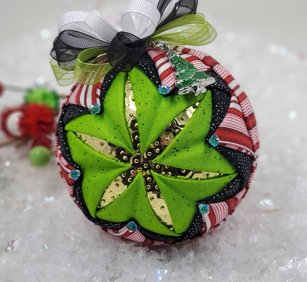 black-red-green-grinch-no-sew-quilted-fluted-star-ornament