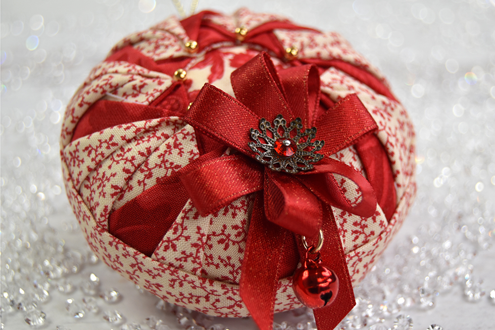 quilted-no-sew-wreath-ornament-red-cinnaberry-2