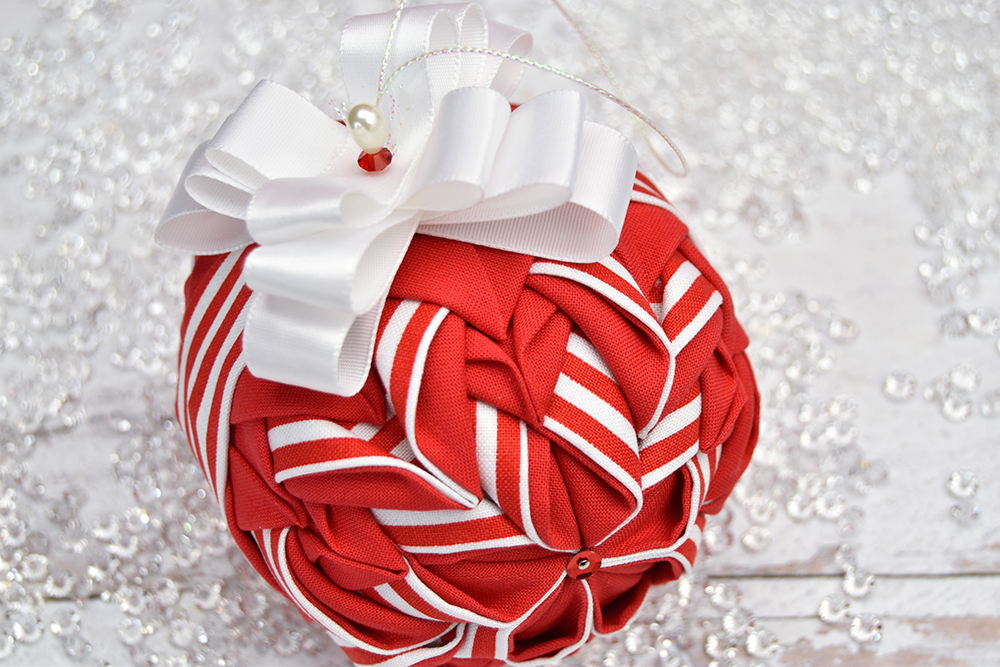 ribbon-candy-red-white-stripe-no-sew-quilted-ornament-3