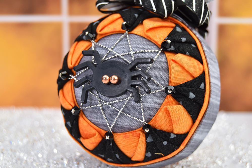 no-sew-quilted-daydream-halloween-ornament-tanya-3