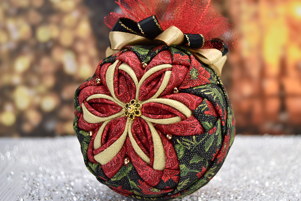no-sew-quilted-poinsettia-ornament-darlene-1