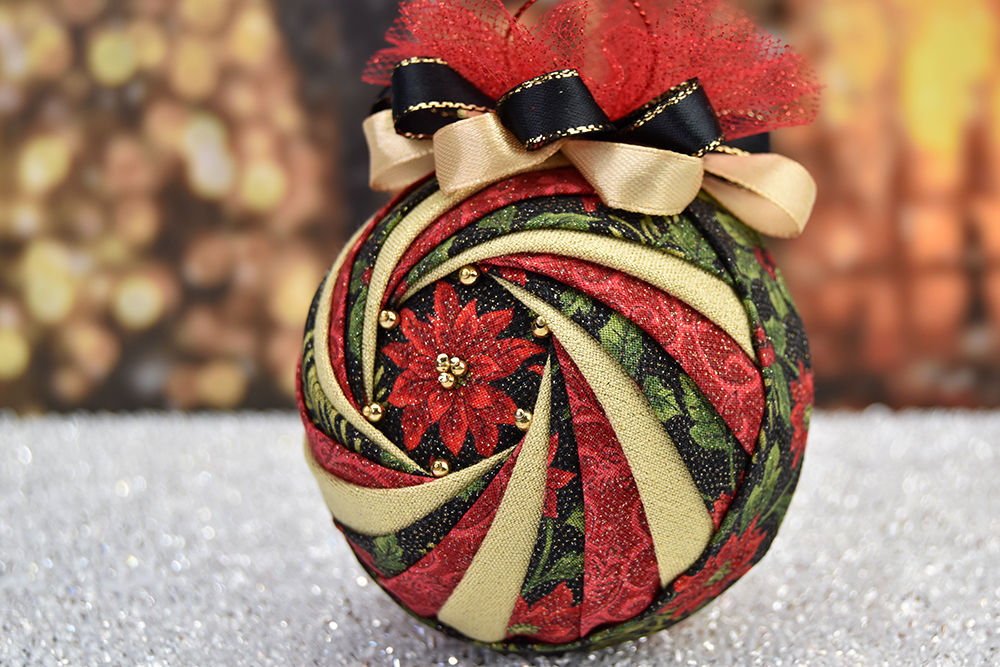 twisted-snow-globe-poinsettia-no-sew-quilted-fabric-ornament-6