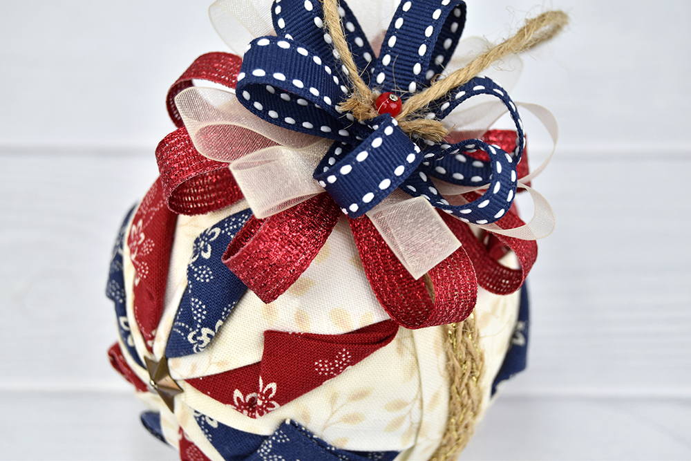 county-fair-red-white-blue-quilted-no-sew-patriotic-ornament-2