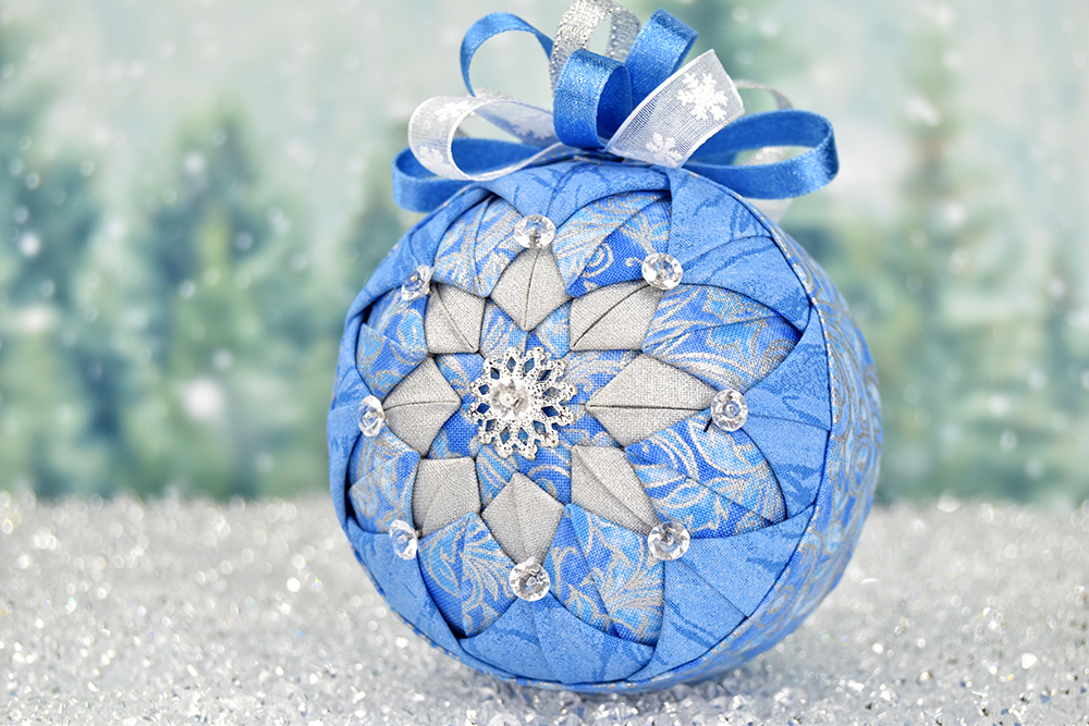 blue-christmas-quilted-no-sew-ornament-starburst-1