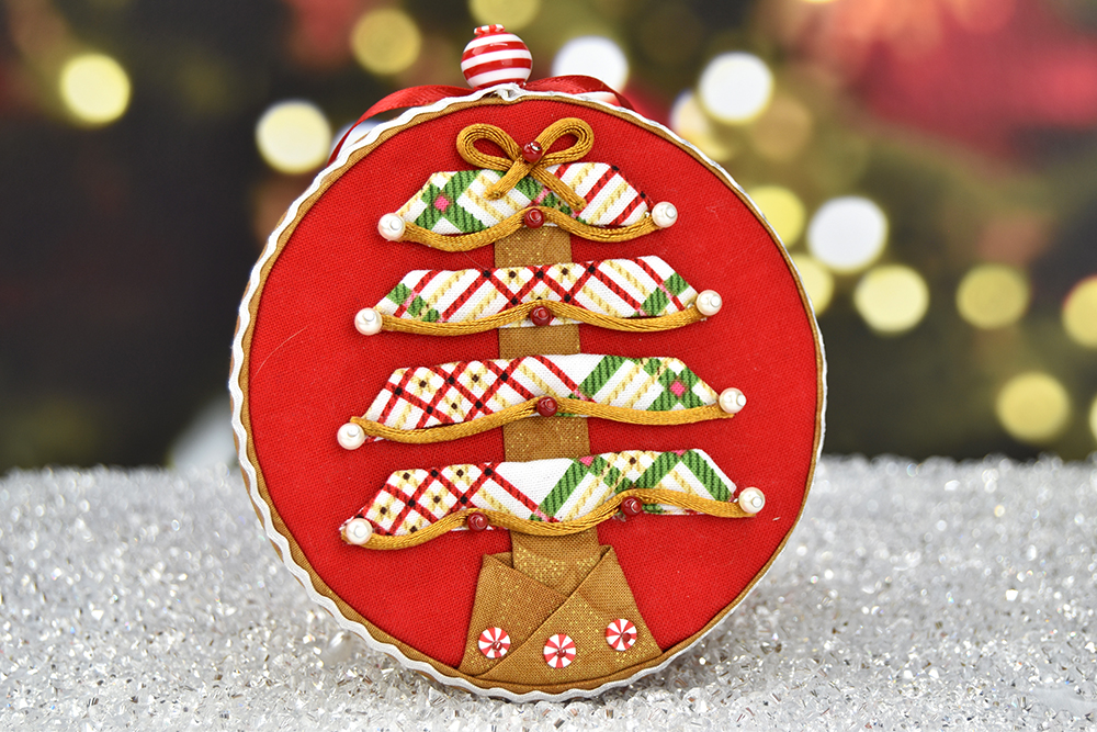 candy-christmas-quilted-no-sew-ornament-rustic-tree-1