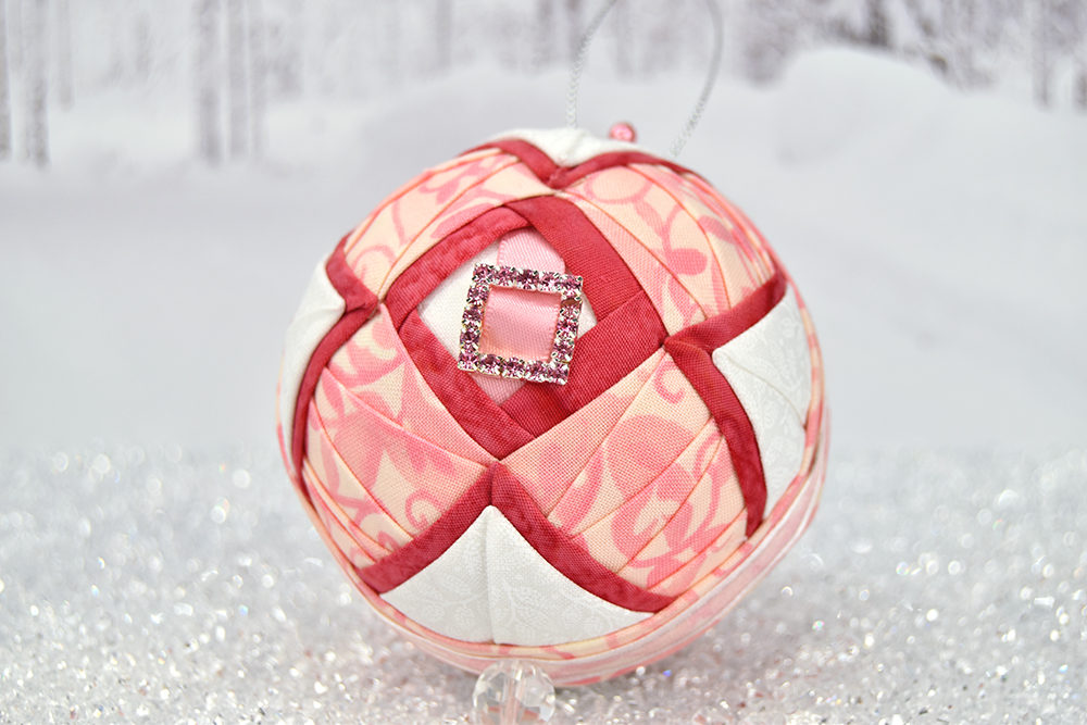 pink-white-quilted-no-sew-ornament-diamond-1