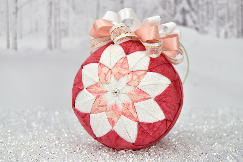 pink-white-quilted-no-sew-ornament-starburst-1