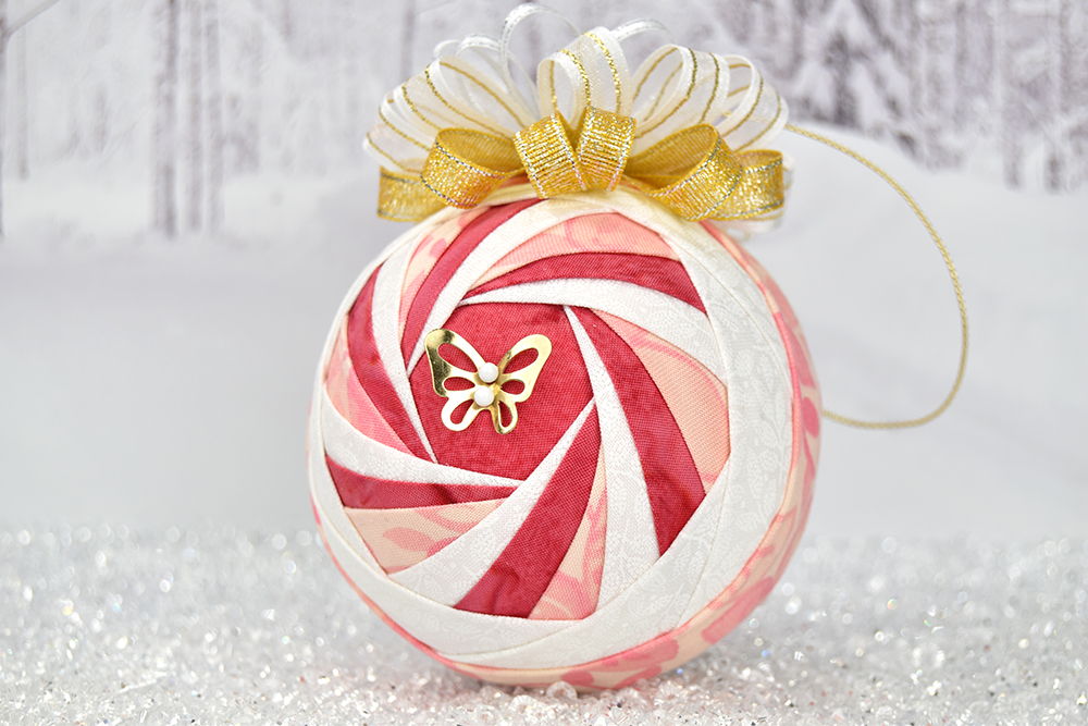 pink-white-quilted-no-sew-ornament-twisted-snowglobe-1