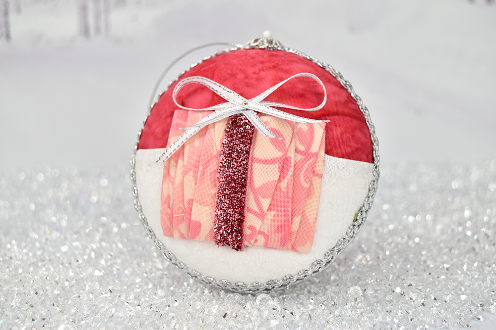 pink-white-quilted-no-sew-ornament-wrapped-up-1