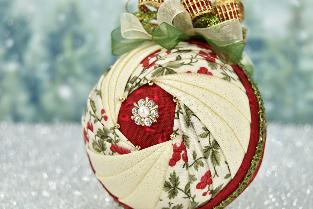 staci-ornament-girl-challenge-quilted-ornament-twisted-snow-globe-1