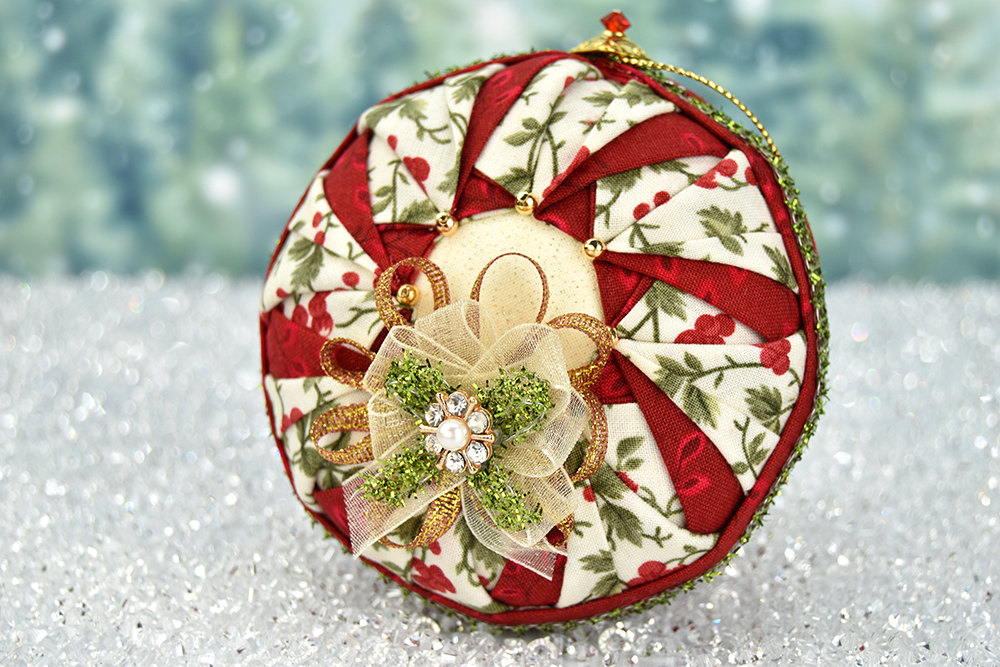 staci-ornament-girl-challenge-quilted-ornament-welcome-wreath-1