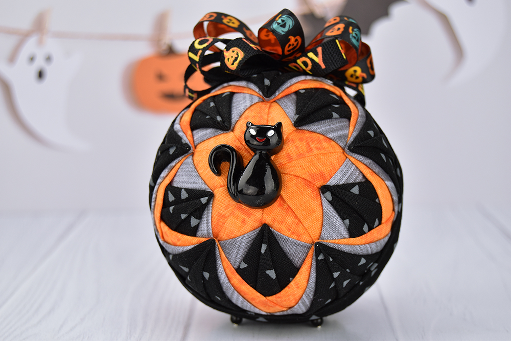 whimsical-halloween-quilted-no-sew-ornament-western-star-1