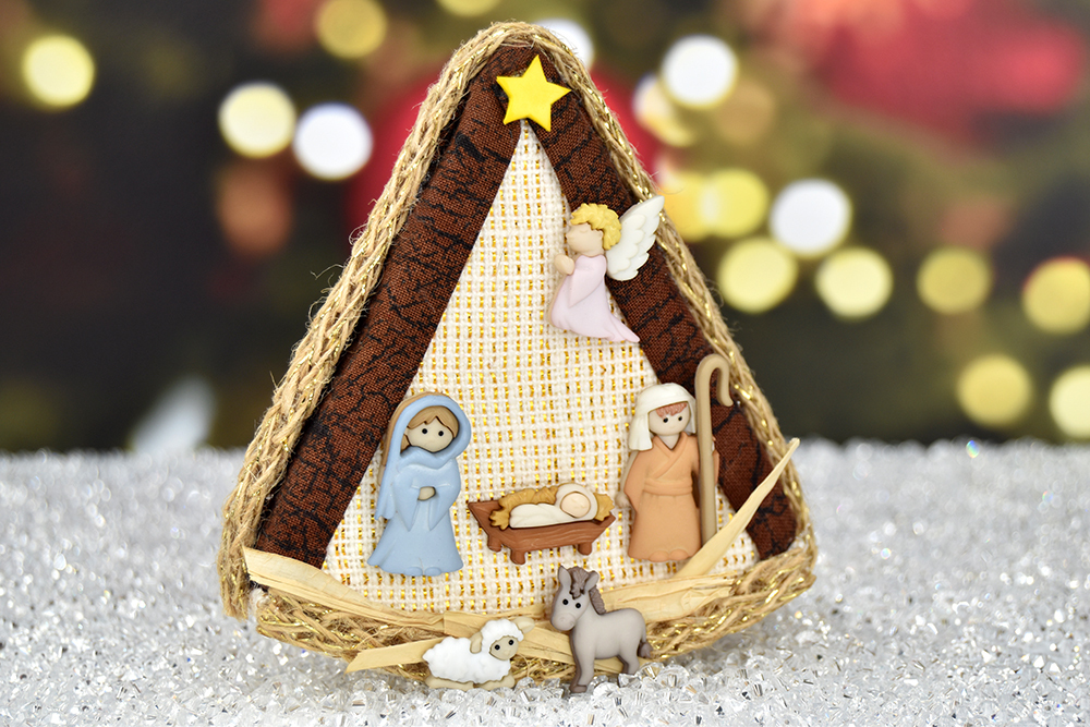 christmas-nativity-gingerbread-house-no-sew-quilted-ornament-1