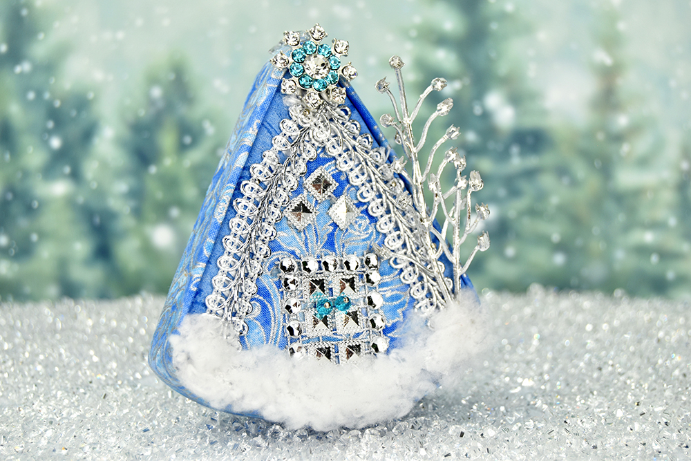 icy-blue-frozen-christmas-quilted-no-sew-ornament-gingerbread-house-1