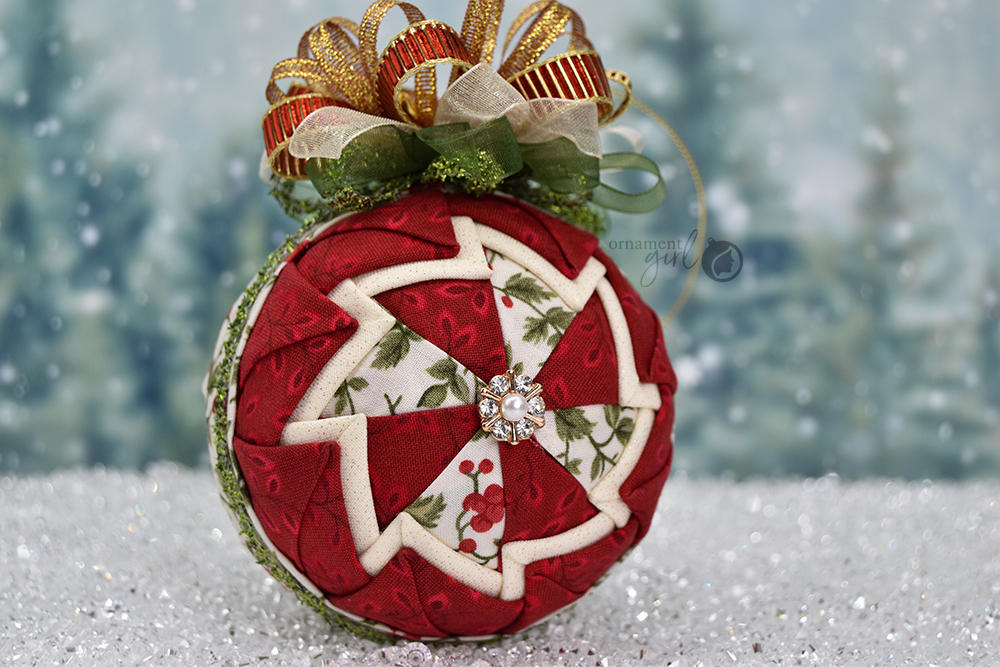 red-green-holly-prairie-pinwheel-no-sew-ornament-2-wm