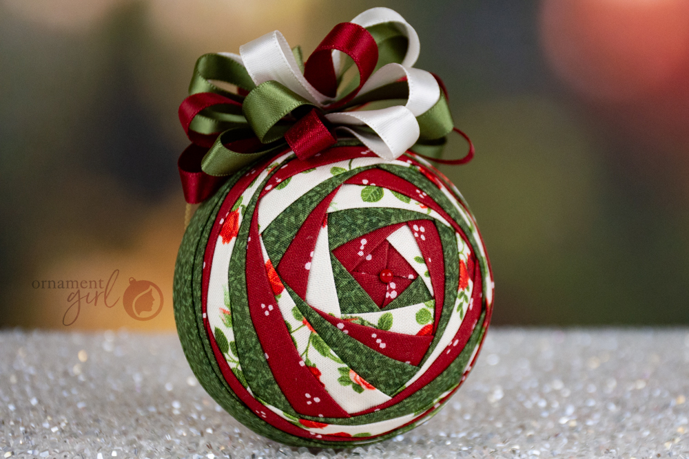 rosebud-christmas-roses-no-sew-quilted-ornament-14-wm