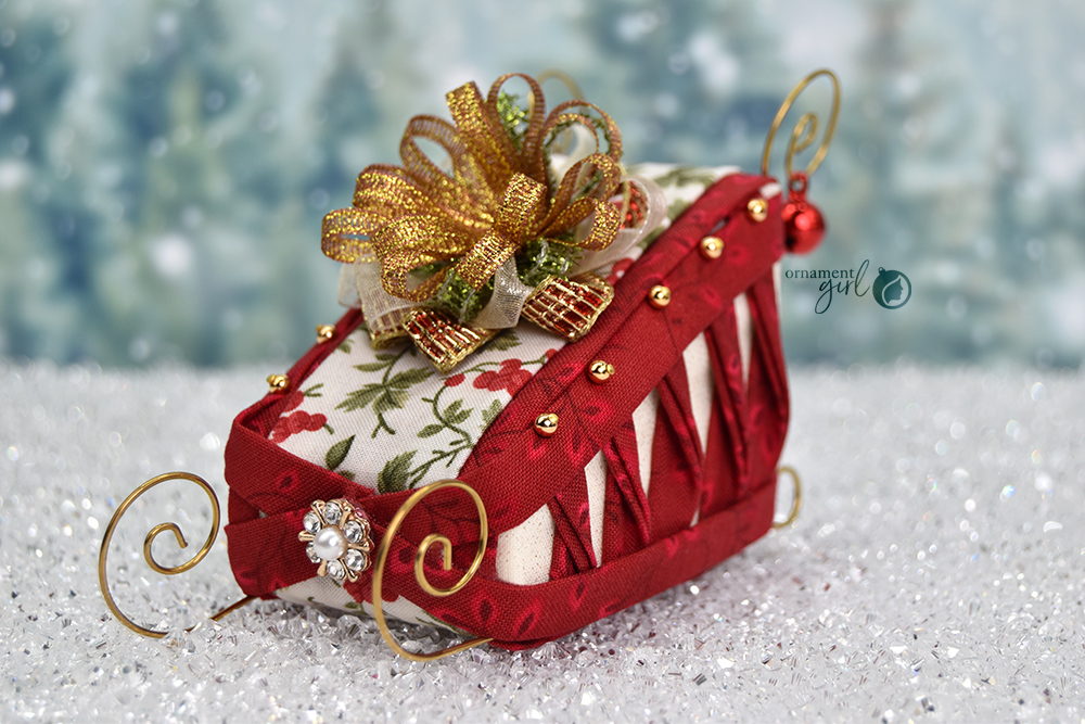 christmas-holly-no-sew-fabric-art-sleigh-ornament-1-wm