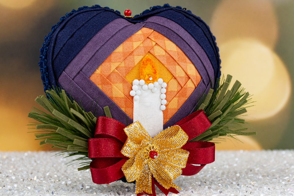 heart-aglow-no-sew-quilted-ornament-06