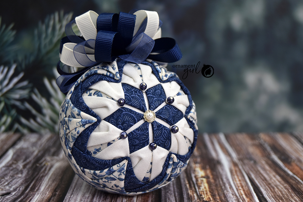 blue-white-shabby-no-sew-quilted-aurora-ornament-darlene-1-wm