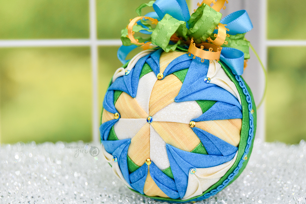 green-yellow-blue-spring-pinwheel-flower-on-ball-fabric-quilted-no-sew-ornament-1-wm