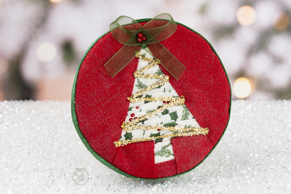 holly-berry-oh-christmas-tree-no-sew-quilted-ornament_13-wm