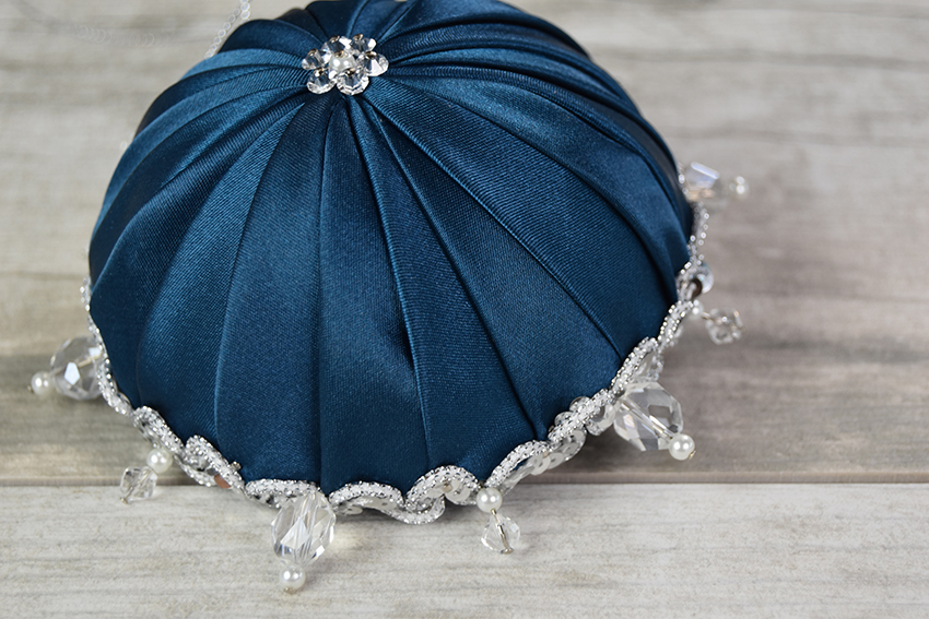 blue-white-embroidered-snowflake-quilted-ornament-6