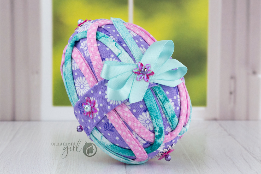 stardance-egg-variation-girly-pastels-no-sew-quilted-ornament-01-wm