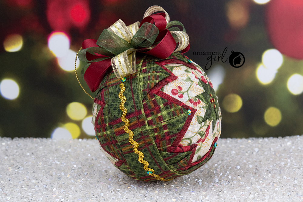basic-star-christmas-berries-plaid-no-sew-quilted-ornament-06-wm