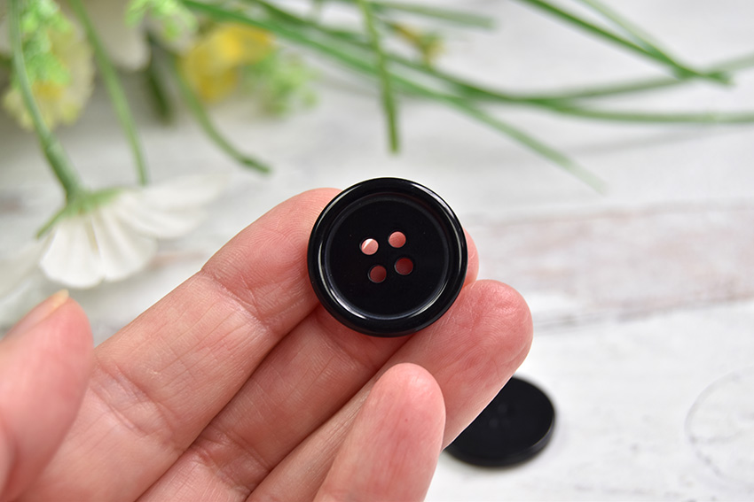 Black 4-Hole Buttons – 5 Count – The Ornament Girl's Market
